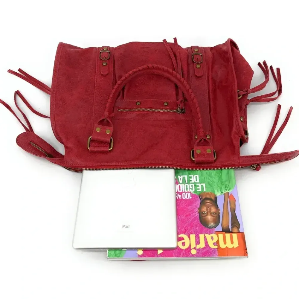 sac_de_rentre_en_cuir_bross_sandstorm_rouge_4.webp OH MY BAG Sacs De Rentrée, Bureau, Cours-Sac de rentrée en cuir brossé SANDSTORM Rouge rouge garance